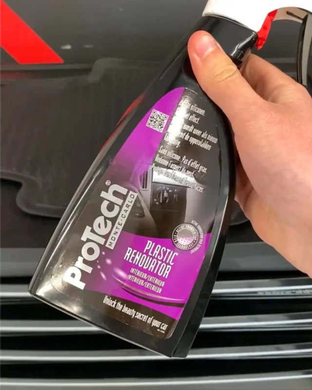 Renoveer en bescherm het plastic van uw voertuig met de ProTech Plastic Renovator!

Met de ProTech Plastic Renovator kunt u de kunststoffen van uw voertuig verzorgen en langdurig beschermen. Dit product laat doffe kunststoffen er weer als nieuw uitzien zonder vettig effect achter te laten. Het kan gebruikt worden op kunststoffen in het interieur of op het exterieur van uw voertuig.

• Gebruik dit product alleen op schone en droge oppervlakken.

• Spray de ProTech Plastic Renovator op het oppervlak. U kunt het product ook op een microvezeldoek sprayen en het daarmee op het kunststof aanbrengen.

• Wrijf daarna met een microvezeldoek over het oppervlak om het product uit te wrijven en het plastic te renoveren.

• Veeg met een tweede microvezeldoek om het residu te verwijderen en het oppervlak af te werken.

#ProTech #ProTechMC #MonteCarlo #Automotive #Westland #Plasticrenovator #Cars #Cleaning