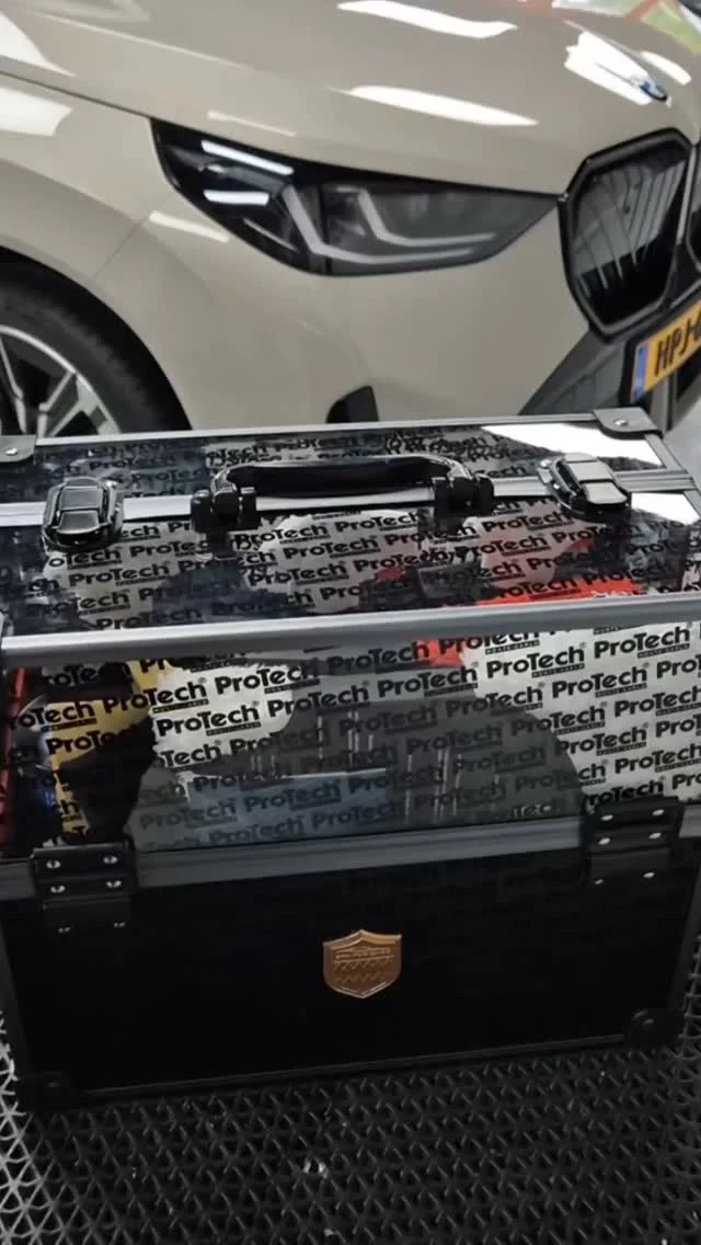 Wanneer perfectie geen toeval is.

Deze BMW kreeg de behandeling die 'ie verdient: een professionele coating, aangebracht met precisie en producten uit onze exclusieve ProCase.
Resultaat? Maximale bescherming, diepe glans en een lak die klaar is voor elk seizoen.

 Vakkennis.  Topproducten.  Tot in detail.

#Detailing #BMWDetailing #CeramicCoating #ProCase #Lakbescherming #Glansgarantie #AutoLiefde #ProTechMonteCarlo #WestlandAuto