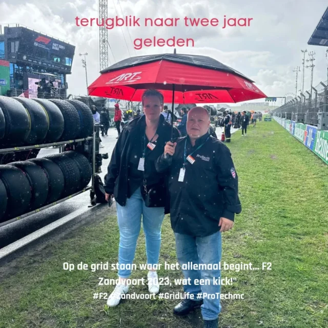"Terugblikken op een dag die we niet snel vergeten ✨.
In 2023 mochten we de Formule 2 in Zandvoort van héél dichtbij meemaken – en dat allemaal op één dag. Vanaf de grid tussen de F2-auto’s, naast de marshals en de safety car, tot achter de schermen in de teamtent bij het team dat wij met trots sponsoren.

Alsof dat nog niet genoeg was, stonden we ook nog eens vlakbij de box van Max Verstappen 🔥.

Een dag vol adrenaline, passie en motorsport-magie die ons altijd bij zal blijven. 💯"

#Throwback #Zandvoort #F2 #ProTechmc #MotorsportMagic #UnforgettableDay
#protechmontecarlowestland