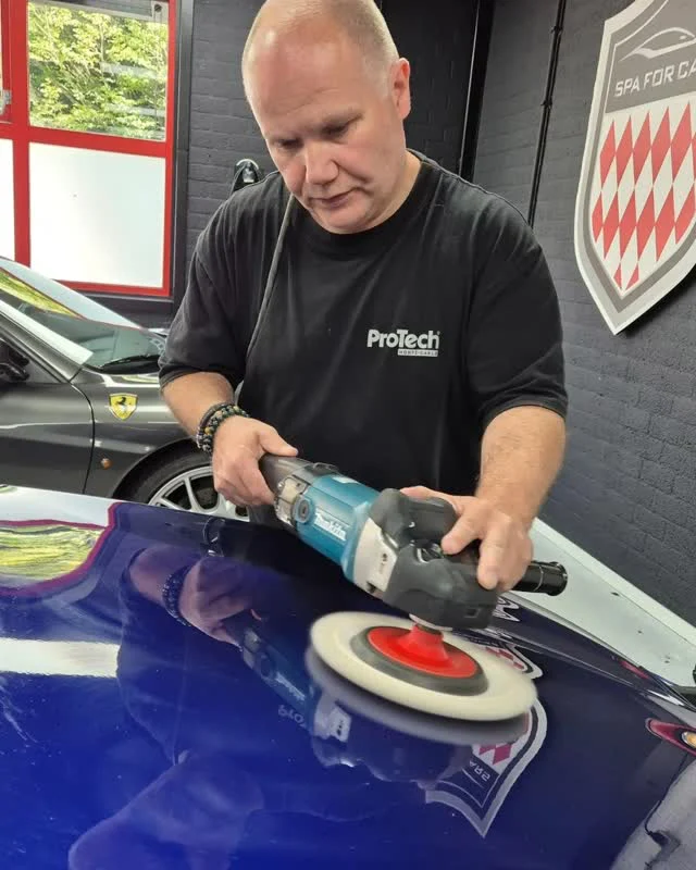 Glans is geen toeval. 🔥
Polijsten is een kunst in beweging.
Van dof naar diepte.💪

#protechmc #Polijsten #protechwestland #paintcorrection #Cardetailing #Lakherstel