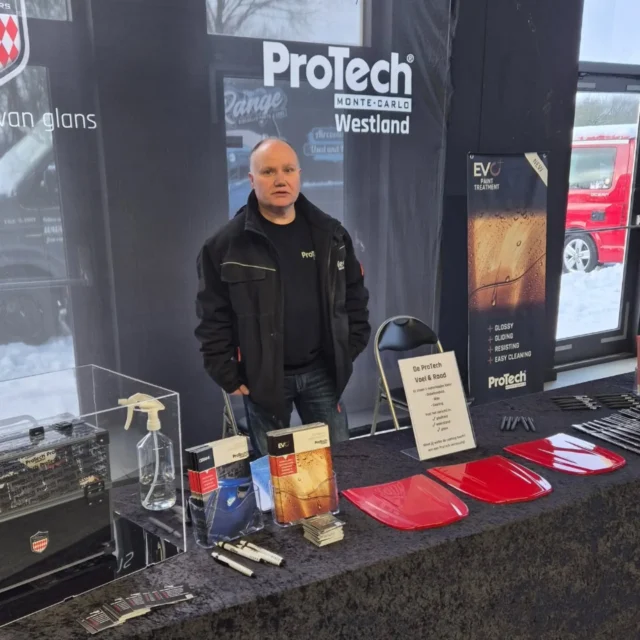 Weer een mooi evenement waar we bij waren 

Het Kever Winter Festijn liet opnieuw zien dat autoliefde geen seizoen kent. Tussen de kevers in alle soorten en stijlen ontstonden leuke gesprekken, werden herinneringen gedeeld en ging het al snel over plannen voor het komende seizoen.

Geen haast, geen poespas  gewoon liefhebbers onder elkaar. Even stilstaan bij details, ervaringen uitwisselen en elkaar inspireren. Dat zijn precies de momenten waar wij energie van krijgen.
Dit soort evenementen herinneren ons eraan waarom we doen wat we doen: de passie voor auto’s, het vakmanschap en vooral de mensen eromheen. Op naar de volgende! 

#keverwinterfestijn #liefhebbersonderelkaar #autotron #ProTechMonteCarloWestland #passie